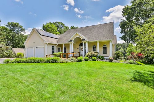 11 Dirt Rd, Merrimack, NH, 03054-4210 | Card Image