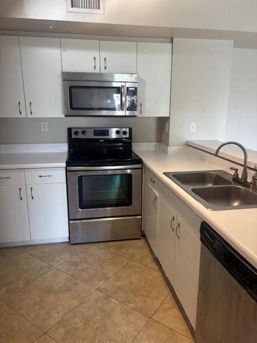 apt-306-2620 S University Dr, Davie, FL, 33328-1472 | Card Image