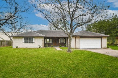 208 Willow St, Sealy, TX, 77474-4202 | Card Image