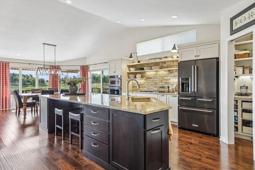 214 Bayfield Way, Lake Mills, WI, 53551-1554 | Card Image