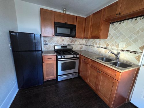 2-302 71st St, Houston, TX, 77011-3786 | Card Image
