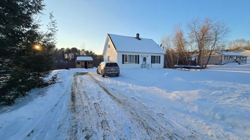 122 Meadow Lane, Farmington, ME, 04938 | Card Image