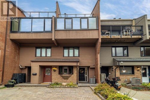 2-251 Bruyere St, Ottawa, ON, K1N5E5 | Card Image