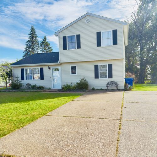4908 Foxboro Ct, Erie, PA, 16510-3826 | Card Image