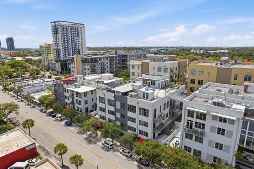 202-425 N Andrews Ave, Fort Lauderdale, FL, 33301-3250 | Card Image
