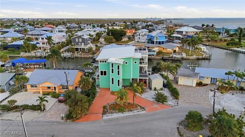 2300 Sycamore St, ST. JAMES CITY, FL, 33956-2067 | Card Image