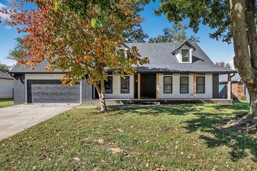 911 Brooke Ct, Nixa, MO, 65714-9252 | Card Image