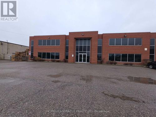 39 Rivalda Rd, North York, ON, M9M2M4 | Card Image