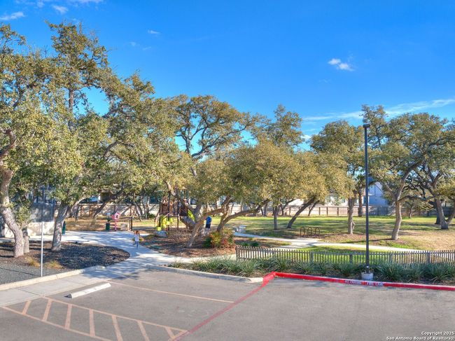 5627 Chestnut Xing, House other with 3 bedrooms, 3 bathrooms and null parking in San Antonio TX | Image 5