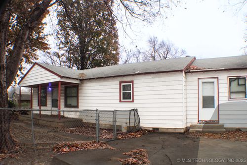 215 S 4th St, Sperry, OK, 74073-4123 | Card Image