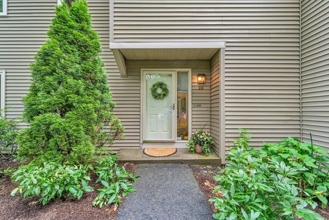 10 - 10 Fox Holw, Condo with 2 bedrooms, 3 bathrooms and 2 parking in Wayland MA | Image 6