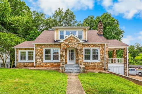 335 N Bridge St, Jonesville, NC, 28642-2223 | Card Image