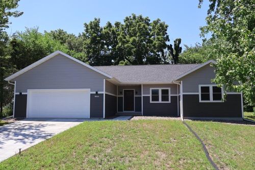 11893 Pine St, Trempealeau, WI, 54661-9111 | Card Image