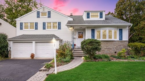 77 Parkside Rd, Plainfield, NJ, 07060-2839 | Card Image