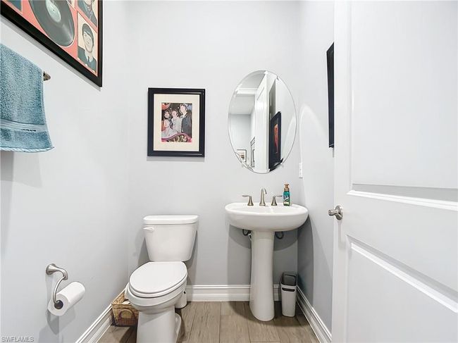 Front Bathroom | Image 29