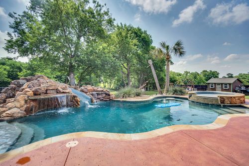 6450 Caliche Cir, Midlothian, TX, 76065-1816 | Card Image