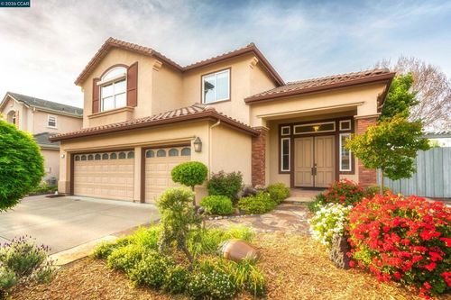 7592 Meadow Ct, Dublin, CA, 94568-5519 | Card Image