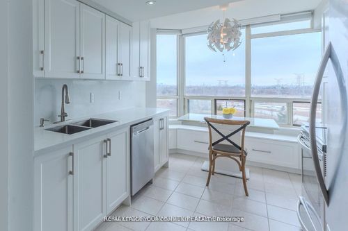 1002-8501 Bayview Ave, Richmond Hill, ON, L4B3J7 | Card Image