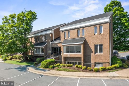 3815 Plaza Dr, Fairfax, VA, 22030-2512 | Card Image