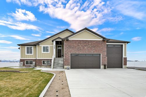 6685 W 10125 N, Tremonton, UT, 84337-6846 | Card Image