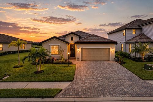 5212 Blue Crush St, Bradenton, FL, 34211-1579 | Card Image