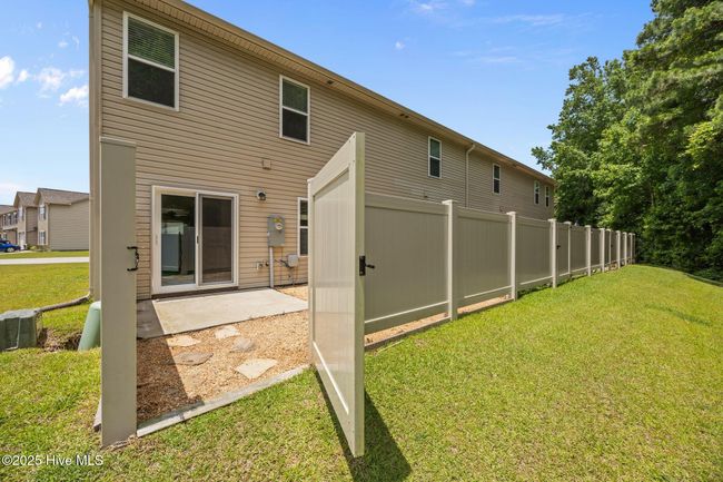 312 Glenellen Loop Rd, Townhouse with 2 bedrooms, 3 bathrooms and null parking in Midway Park NC | Image 4