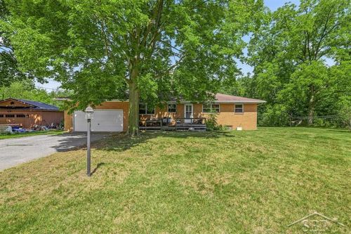 3314 N Genrich Dr, Sanford, MI, 48657-9569 | Card Image