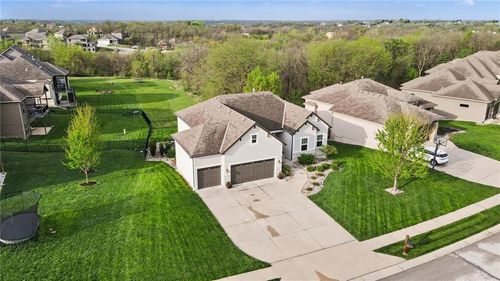 603 Rock Bridge Ct, Smithville, MO, 64089-8009 | Card Image