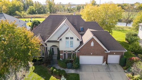 3516 White Eagle Dr, Naperville, IL, 60564-4641 | Card Image