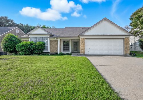8202 Weatherly Dr, Rowlett, TX, 75089-2588 | Card Image