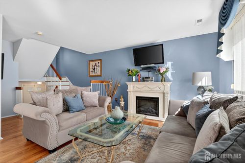 905 Madaline Dr, Avenel, NJ, 07001-1364 | Card Image