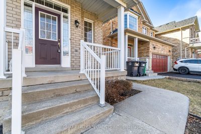 312 Queen Mary Dr, House other with 3 bedrooms, 4 bathrooms and 6 parking in Brampton ON | Image 3