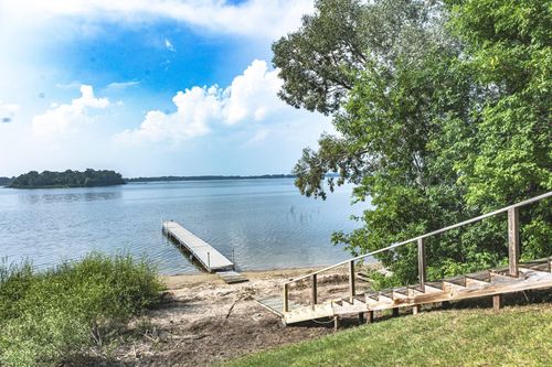 233 Hilltop Rd, Ottertail, MN, 56571-7112 | Card Image