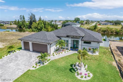 201 8th Ter, Cape Coral, FL, 33909 | Card Image