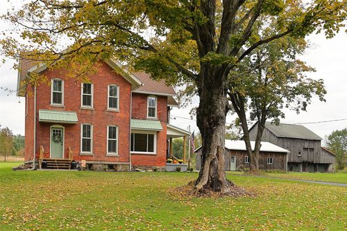 10275 Oliver Rd, McKean, PA, 16426-1906 | Card Image