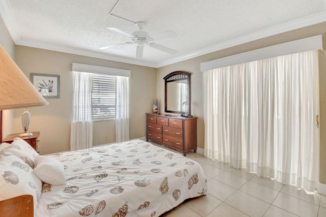595 Normandy M, Condo with 2 bedrooms, 2 bathrooms and null parking in Delray Beach FL | Image 5