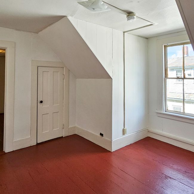 61 Williams St, Home with 0 bedrooms, 3 bathrooms and null parking in Bellows Falls VT | Image 13