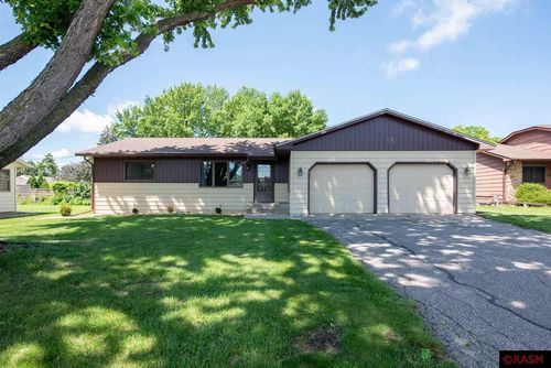 608 Pfau St, Mankato, MN, 56001-4319 | Card Image