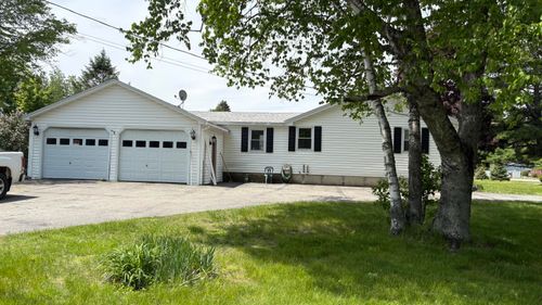 2 Sunrise Cir, Augusta, ME, 04330-8317 | Card Image