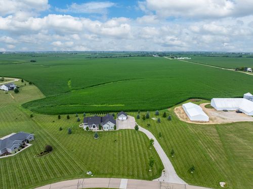400 Randy Dr, Clinton, IA, 52732-9480 | Card Image