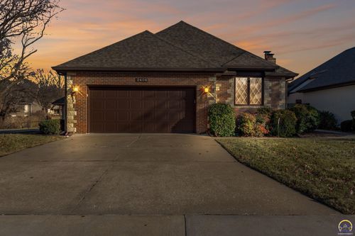 2404 Sw Brookhaven Ln, Topeka, KS, 66614-4279 | Card Image