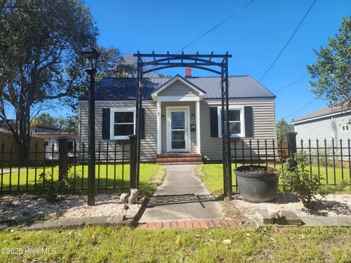 2090 Burnett Blvd, Wilmington, NC, 28401-6940 | Card Image