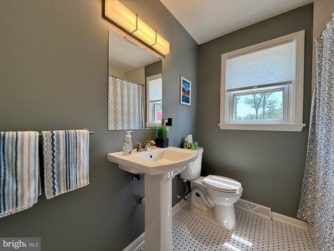 566 S Forklanding Rd, House other with 4 bedrooms, 2 bathrooms and null parking in MAPLE SHADE NJ | Image 11