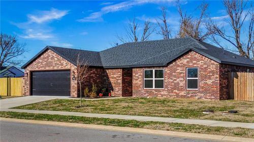 1000 Autumn Royal Ave, Lowell, AR, 72745-7108 | Card Image