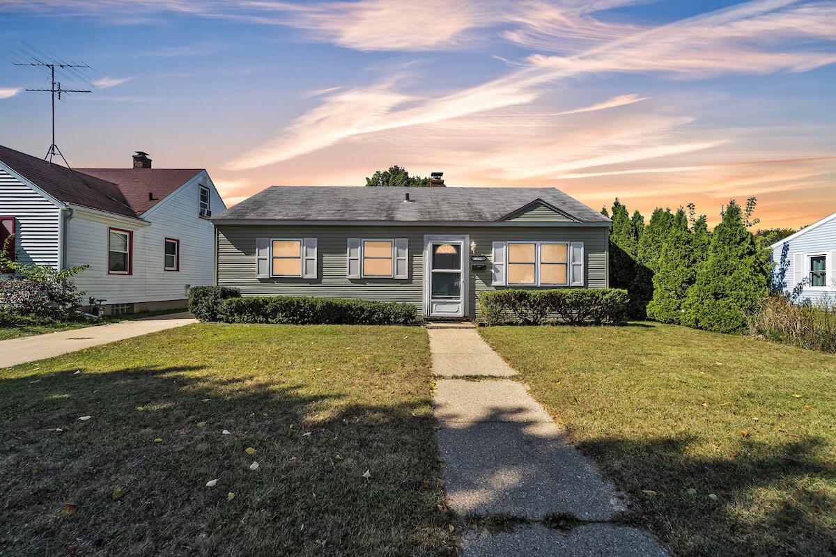 20th Ave, Kenosha, WI 53143