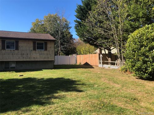 44 Nadine Ln, Port Jefferson Station, NY, 11776-2849 | Card Image