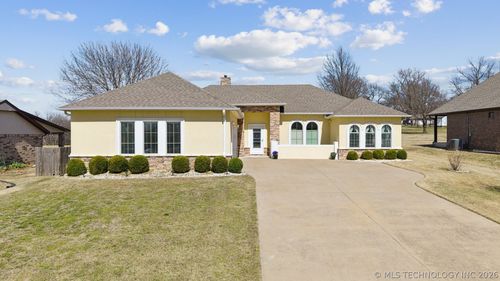 3202 Club St, Claremore, OK, 74019-4903 | Card Image