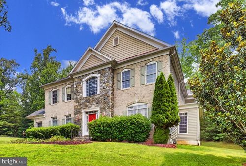 9205 Forest Greens Dr, Lorton, VA, 22079-3449 | Card Image
