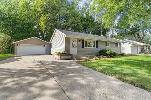 11150 Jefferson St Ne, Blaine, MN, 55434-2833 | Card Image