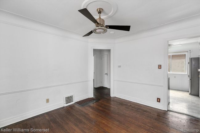 6110 Yorkshire Rd, Home with 0 bedrooms, 3 bathrooms and 2 parking in Detroit MI | Image 4